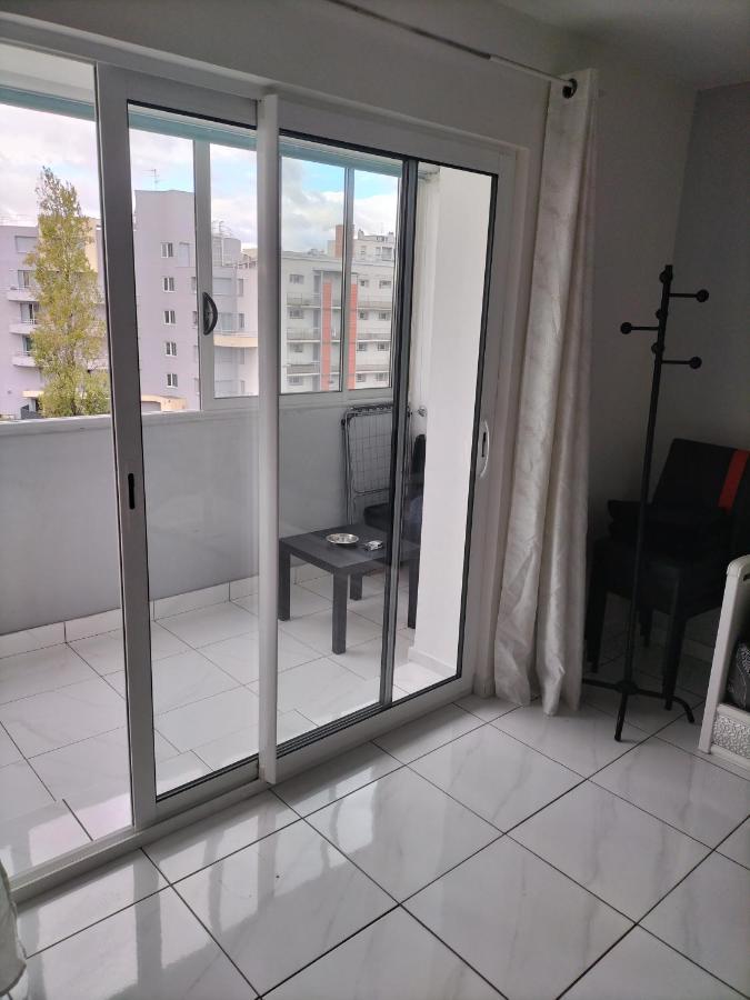 Jolie Appartement Proche Tramway Venissieux Bagian luar foto