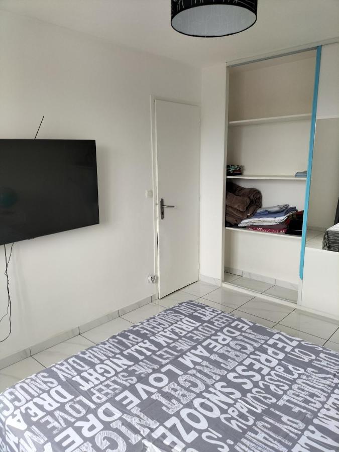 Jolie Appartement Proche Tramway Venissieux Bagian luar foto