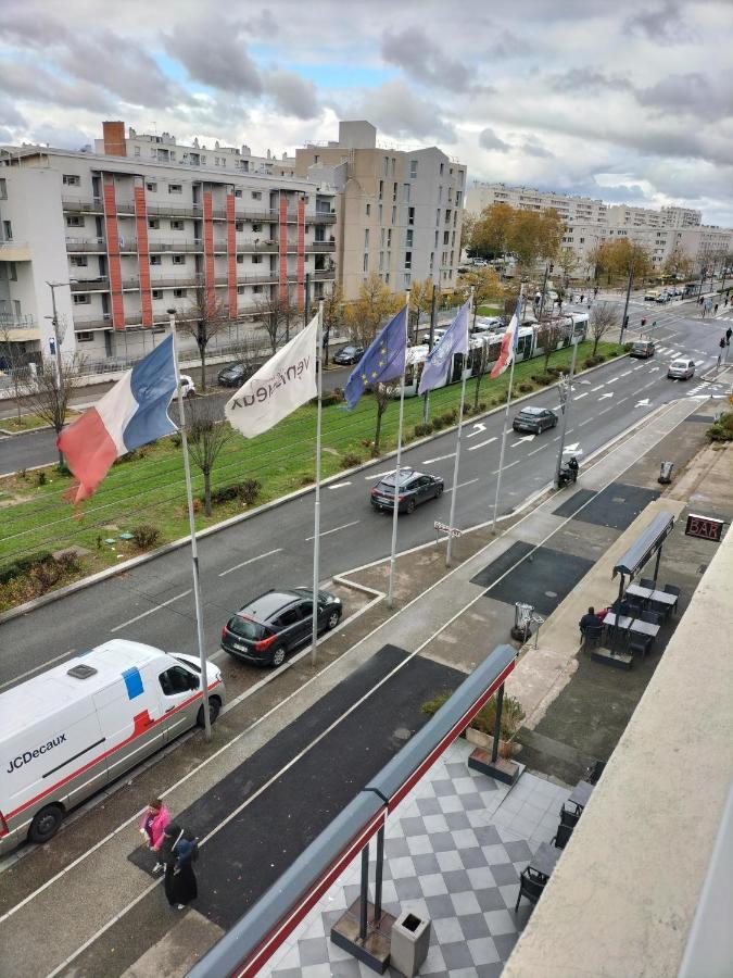 Jolie Appartement Proche Tramway Venissieux Bagian luar foto