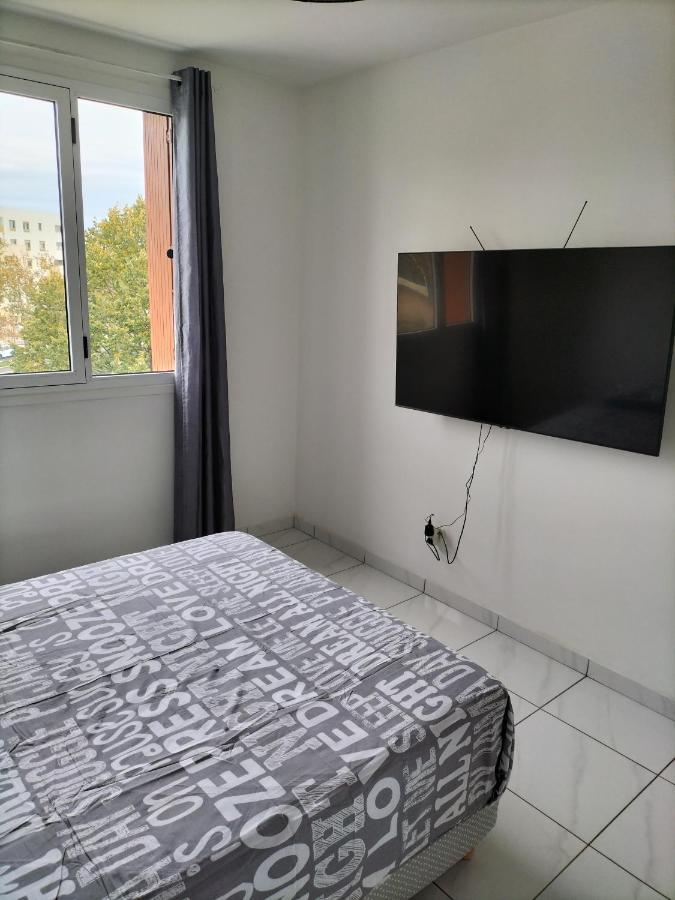 Jolie Appartement Proche Tramway Venissieux Bagian luar foto