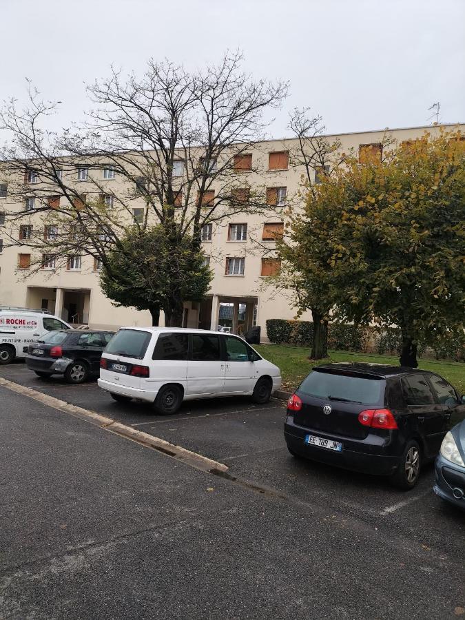 Jolie Appartement Proche Tramway Venissieux Bagian luar foto